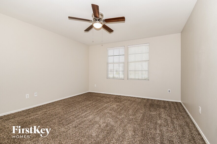 Building Photo - 609 Rosemary Dr