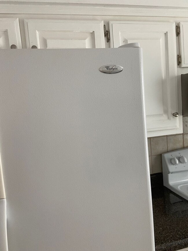 Building Photo - Charming 3 bedroom, 2 bath home in the heart of Dickson!!