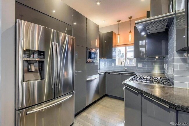 Building Photo - 2798 S Lincoln St