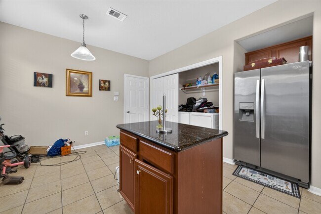 Building Photo - 12731 Heather Landing Ln