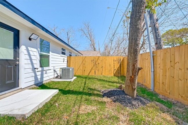 Building Photo - 7339 Krueger Rd