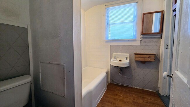 Building Photo - Denver Heights 2 Bedroom Home