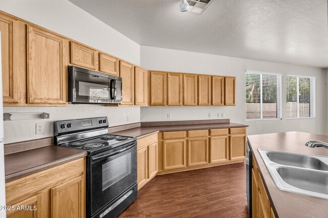 Building Photo - 13644 W San Juan Ave