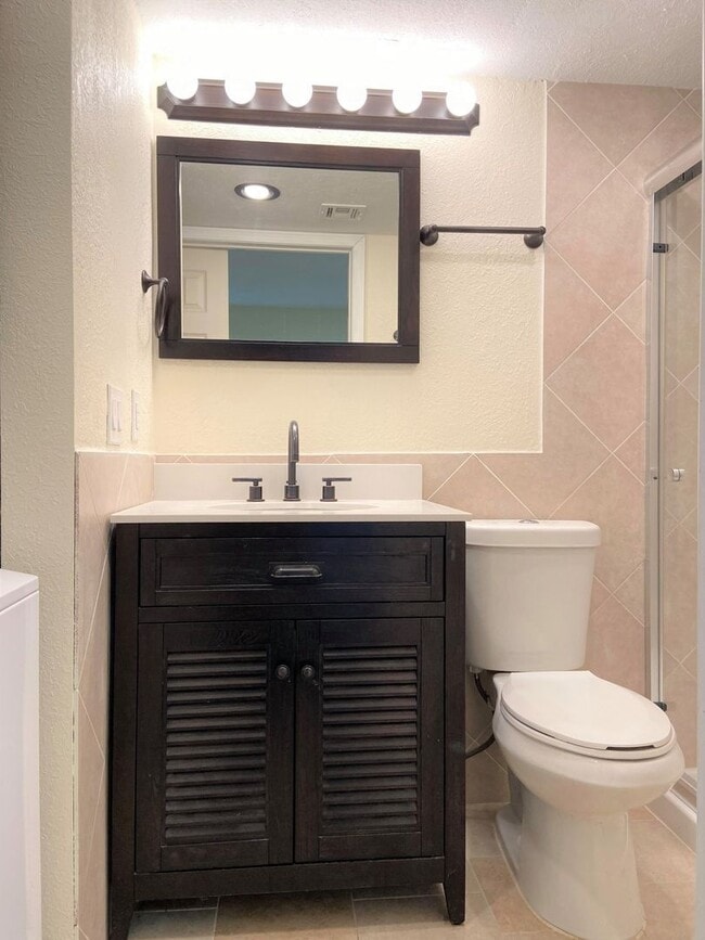 Building Photo - 11530 N May Ave