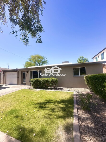 Primary Photo - 4707 E Montecito Ave
