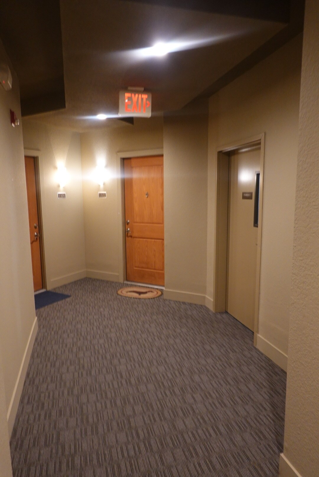 Building Photo - 7342 Oak Manor Dr