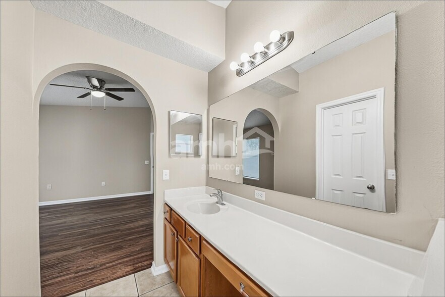 Building Photo - 312 Azores Pl