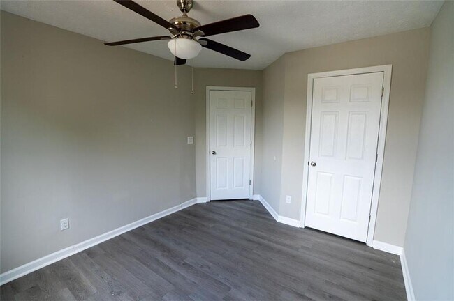 Building Photo - 128 Garden Walk