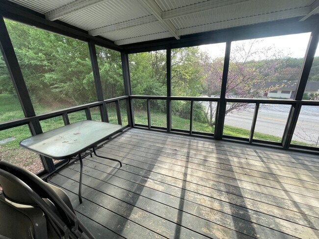 Building Photo - 3602 Wellington Ln