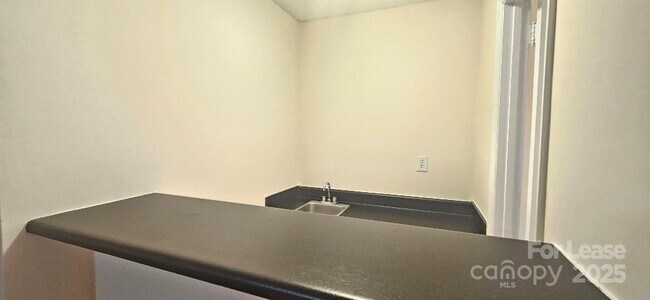 Building Photo - 3738 Sweetgrass Ln