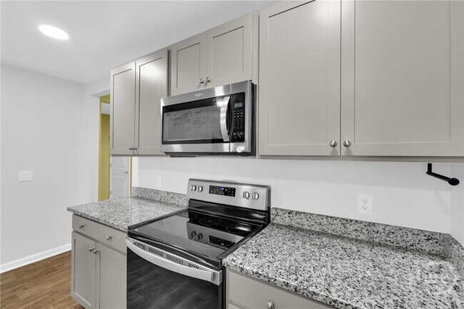 Building Photo - 233 Caribbean Village Dr