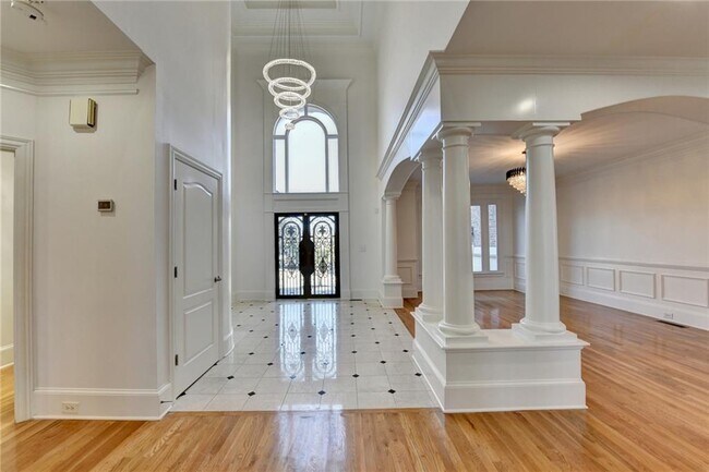 Building Photo - 7970 St Marlo Fairway Dr