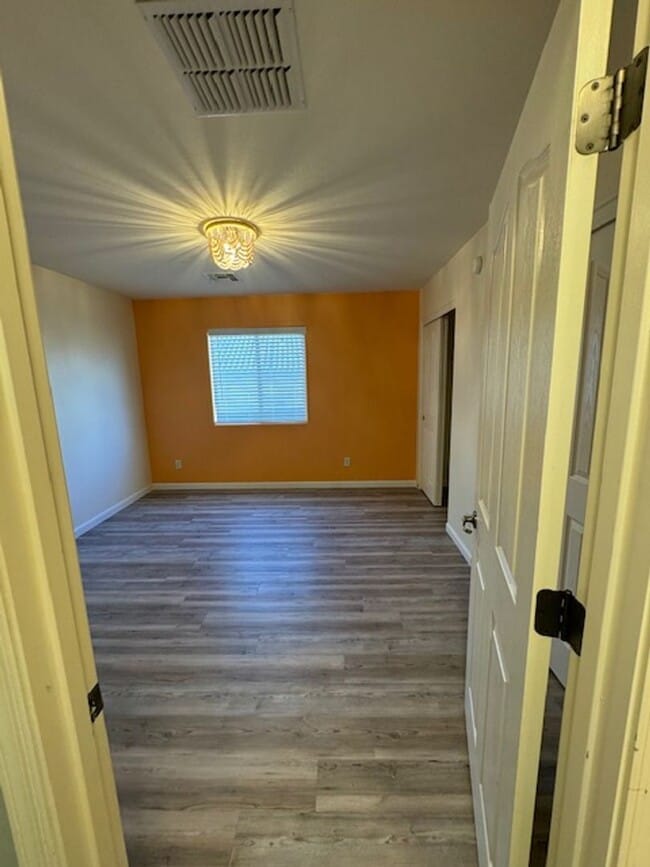 Building Photo - Vail- 3 bedroom/ 2 bathroom with 3 car garage