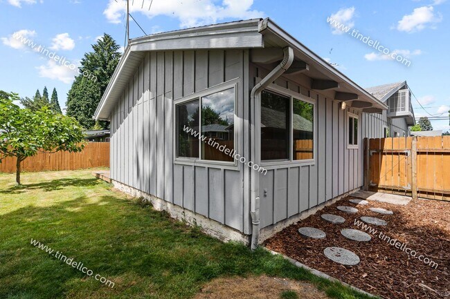 Building Photo - Gladstone Charmer | 3 Bedroom 2 Bathroom H...