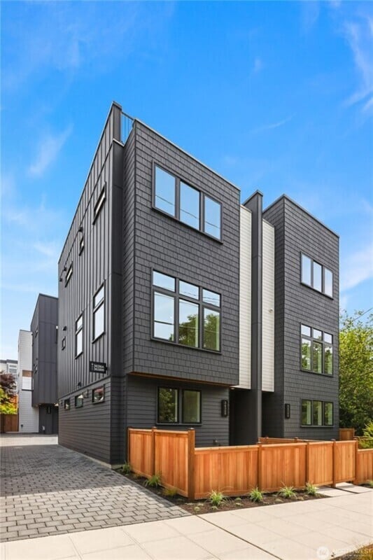 Building Photo - 3636 Greenwood Ave N