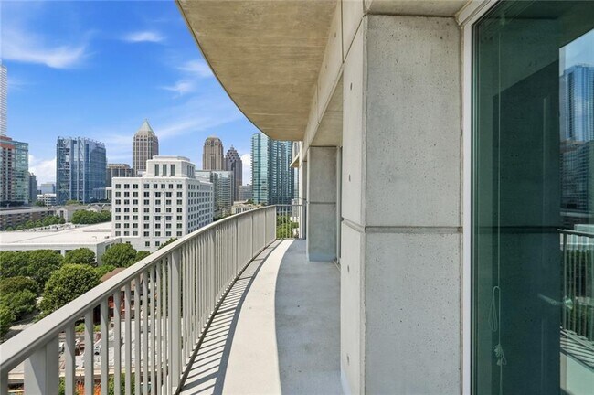 Building Photo - 943 Peachtree St NE