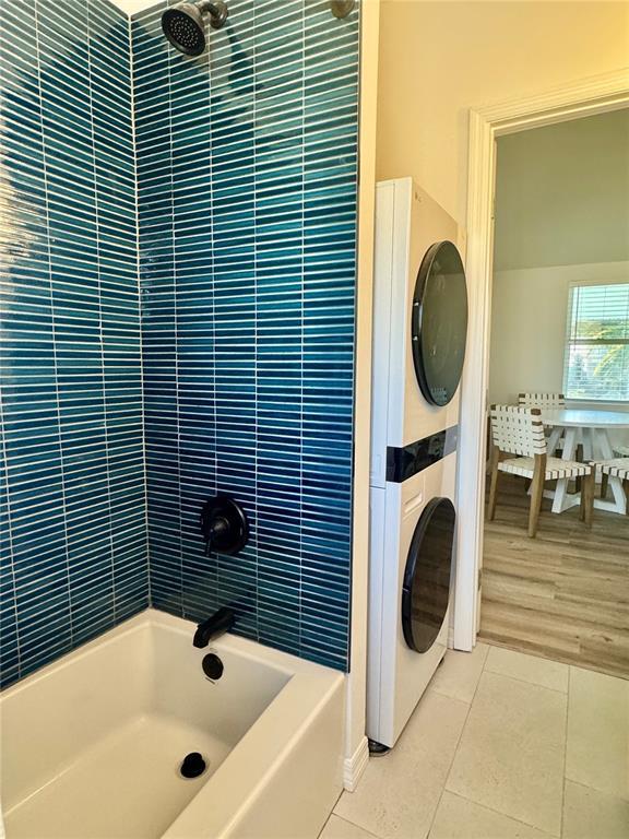 Building Photo - 6980 Poinsetta Ave