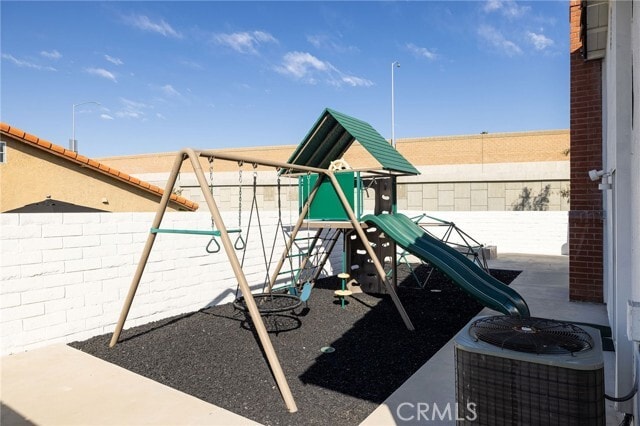 Building Photo - 24871 Overland Dr