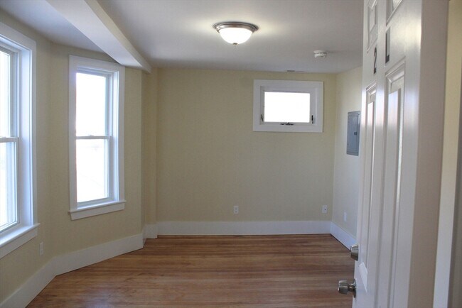 Building Photo - 78 Endicott St