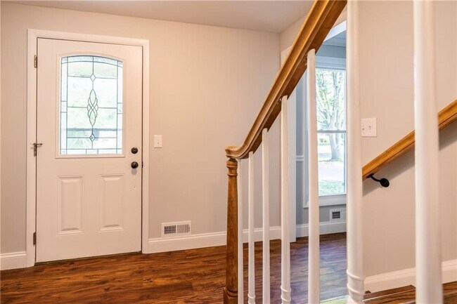 Building Photo - 104 Tumbleweed Dr