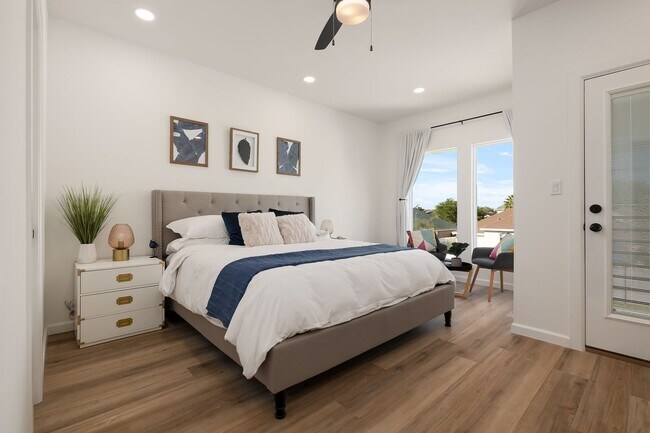 Building Photo - Luxury 3 Bedroom 2.5 Restroom Townhouse for Long-Term Lease | Gated Community-North McAllen