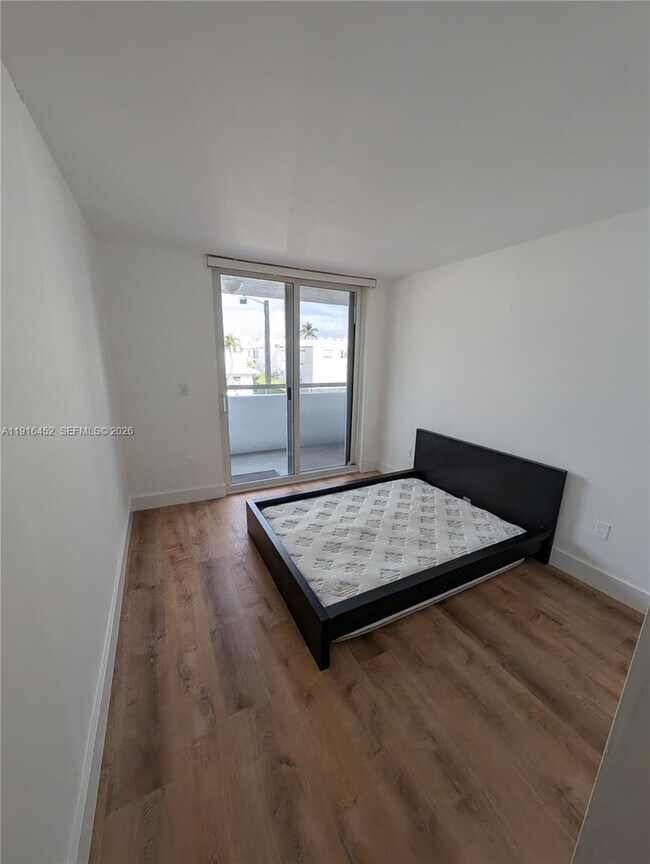 Building Photo - 7440 Harding Ave