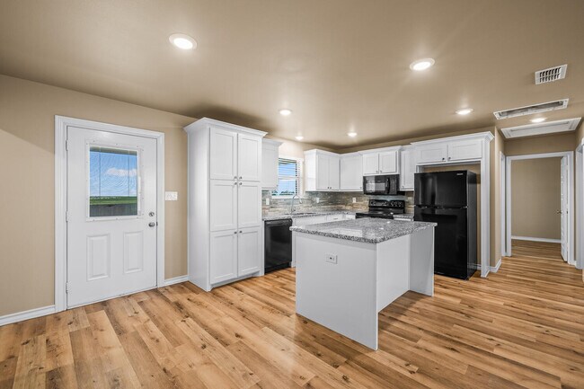 Building Photo - 4008 East F M 1729