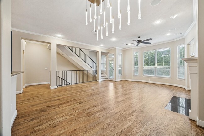 Building Photo - 5706 Blossom St