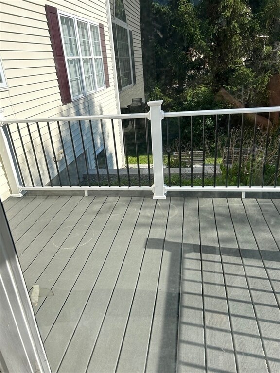 Building Photo - 3 Gooseneck Ln