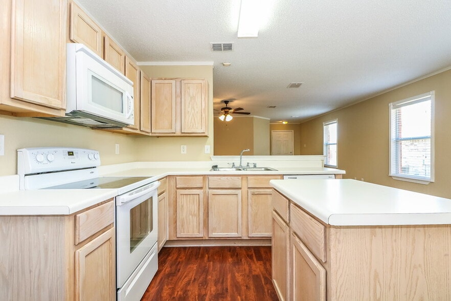 Building Photo - 8608 Serenity Way