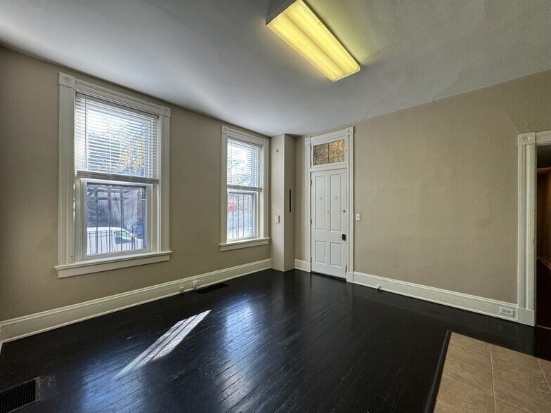 Building Photo - 202 Klotter Ave