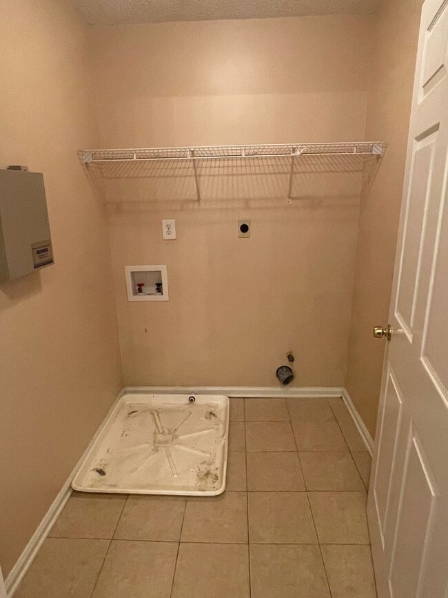 Building Photo - Beautifully Renovated Two-Story Traditional in McEachern High School