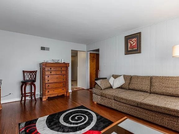 Building Photo - 9056 Lamon Ave