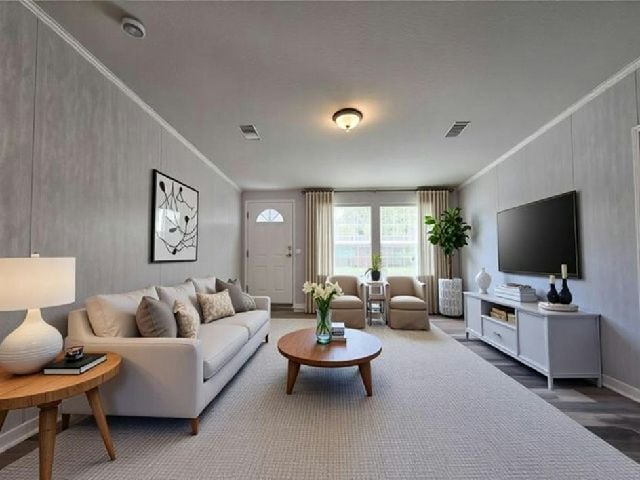 Building Photo - 13618 N Florida Ave