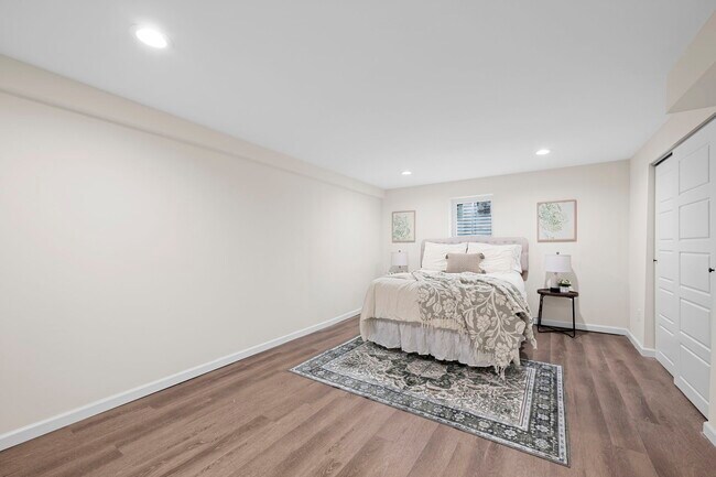 Building Photo - 7944 Lavington Dr