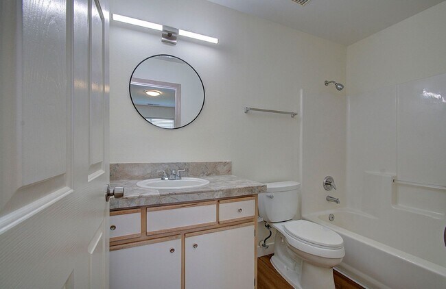 Building Photo - Beautiful Updated 2BR/2BA in 55+ Fisher Landing Community – Available Now!