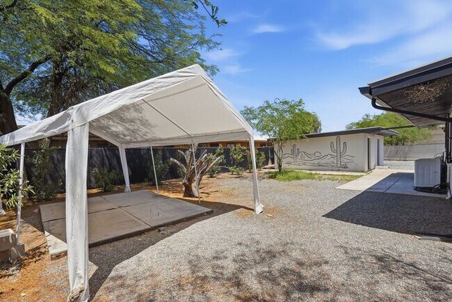 Building Photo - Bright & Airy 2-Bedroom Midtown Tucson Apartment Near TMC & The Loop