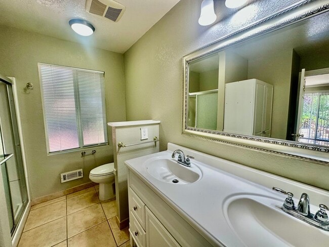 Building Photo - Single Story Home with Sparkling Pool, Large Spacious Lot with Top Schools! Monte Sereno/Los Gato...