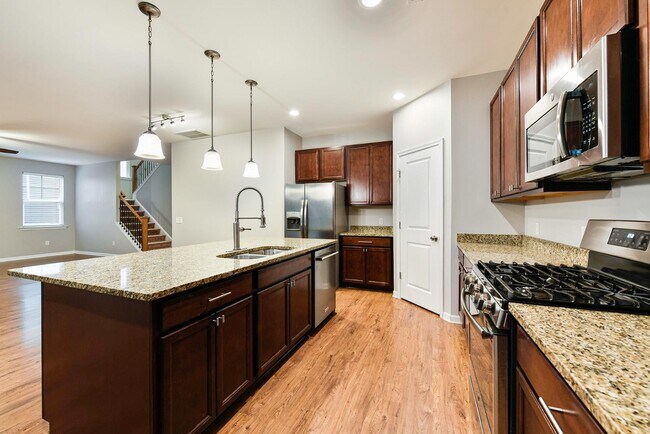 Building Photo - 432 War Admiral Ln