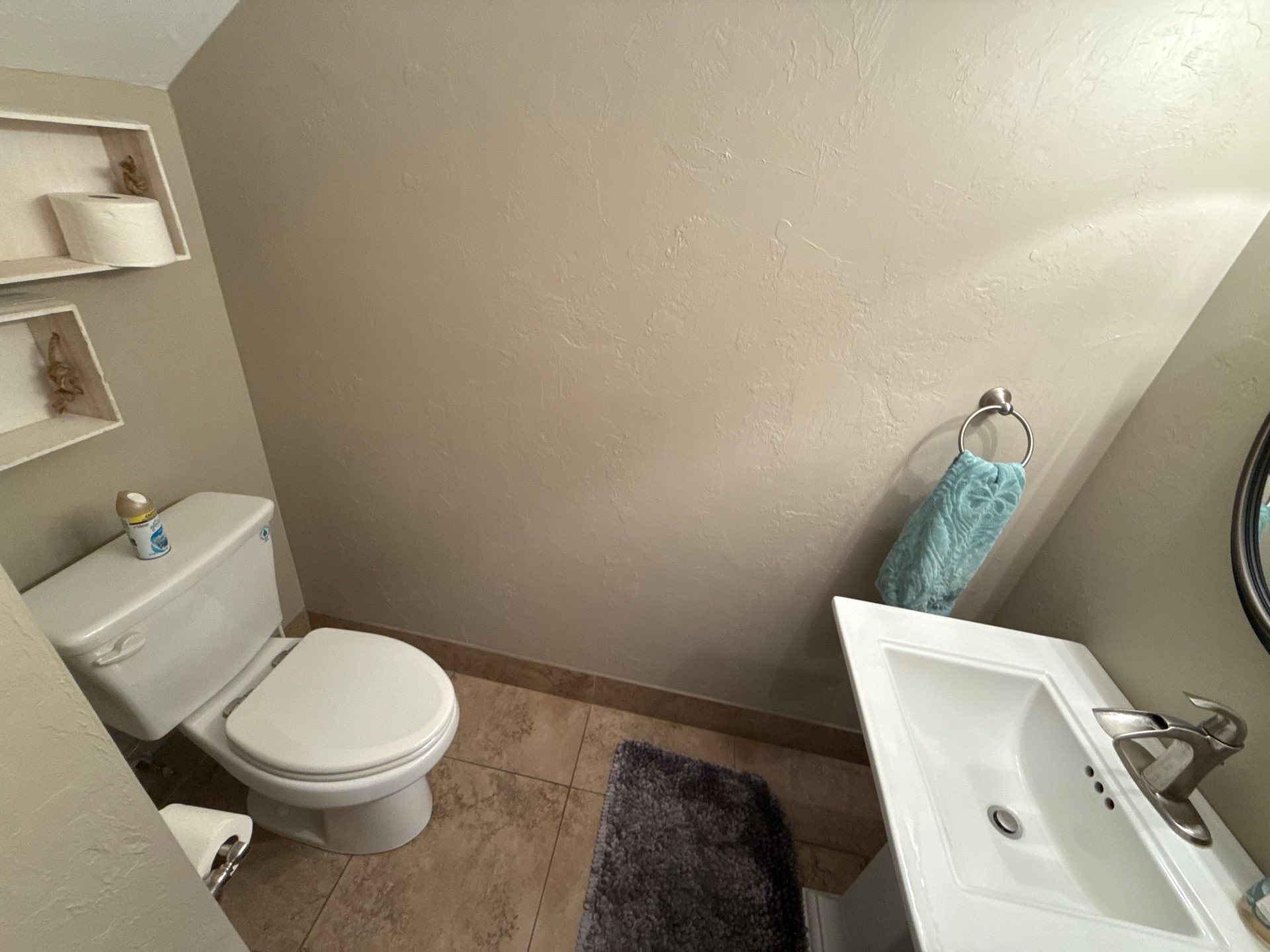 Building Photo - 790 E Gilchrist Ct