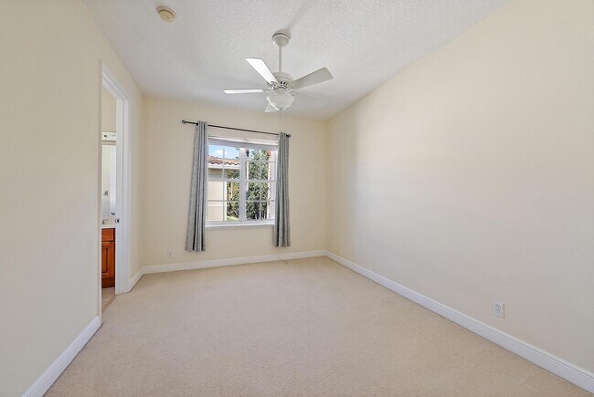 Building Photo - 141 Morning Dew Cir