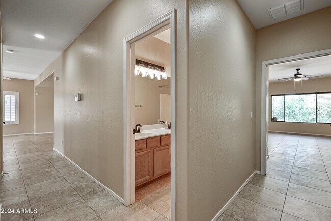 Building Photo - 12818 W Mulberry Dr