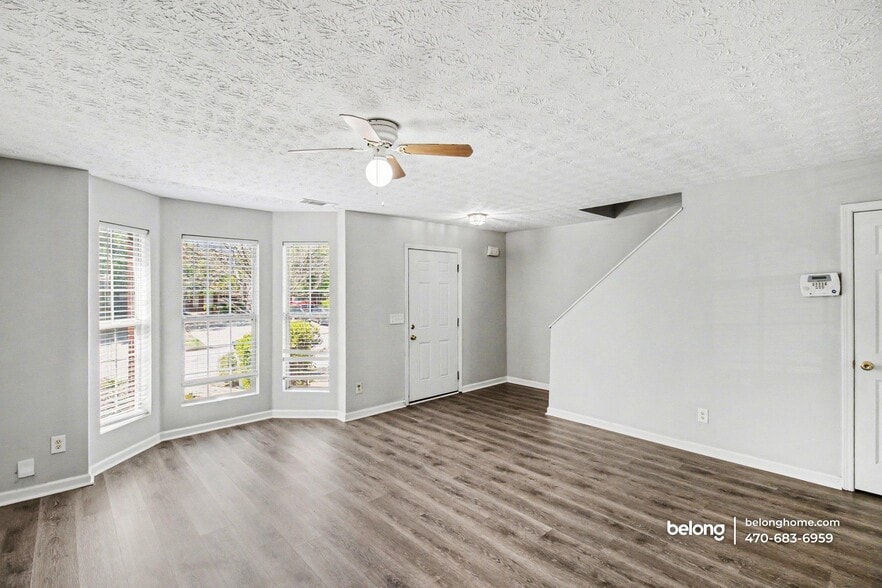 Building Photo - 5876 Strathmoor Manor Cir