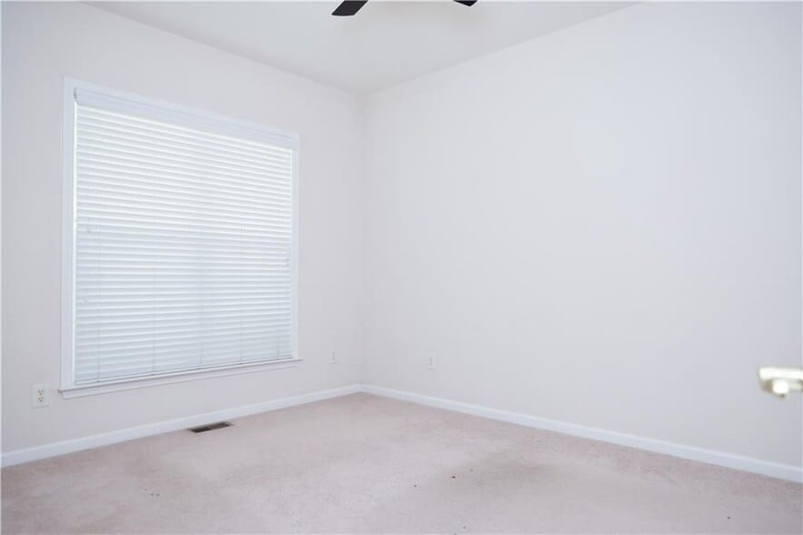 Building Photo - 6335 Waveland Dr