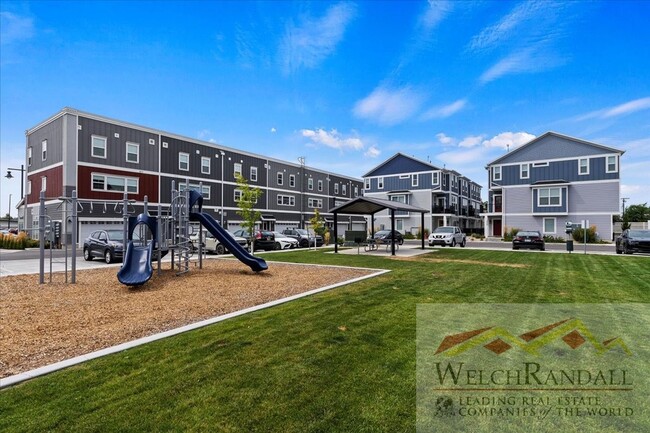 Building Photo - Beautiful Townhome in Salt Lake City