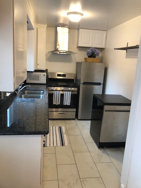 Kitchen - 481 Willow Rd