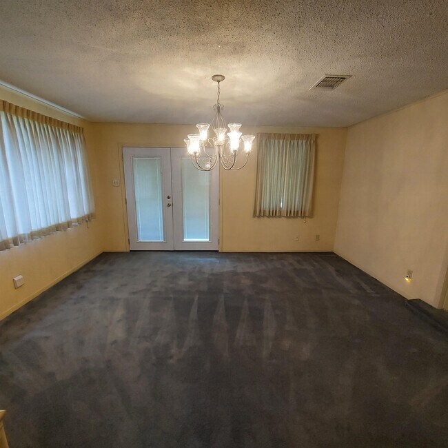 Building Photo - 151 Riverside Dr