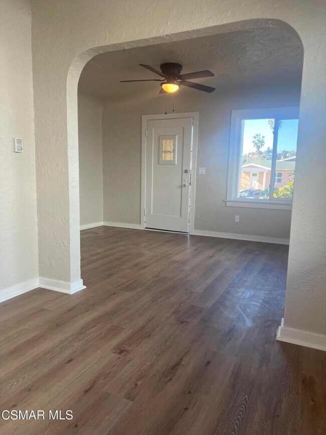 Building Photo - 341 S Ave 56