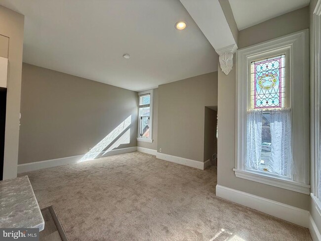 Building Photo - 1304 Delaware Ave