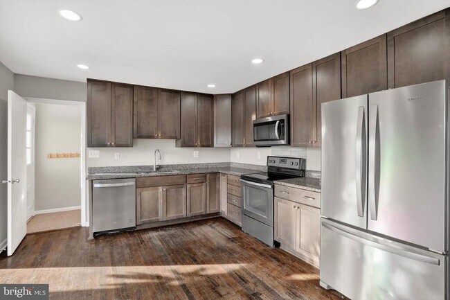 Building Photo - 927 Juliet Ln